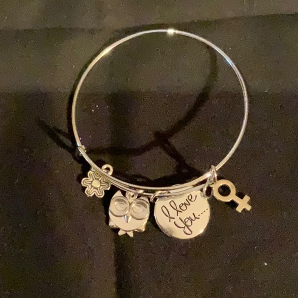 Bracelets - Picture 6 of 9